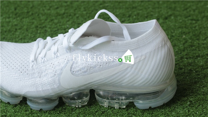 Nike Air VaporMax Triple White